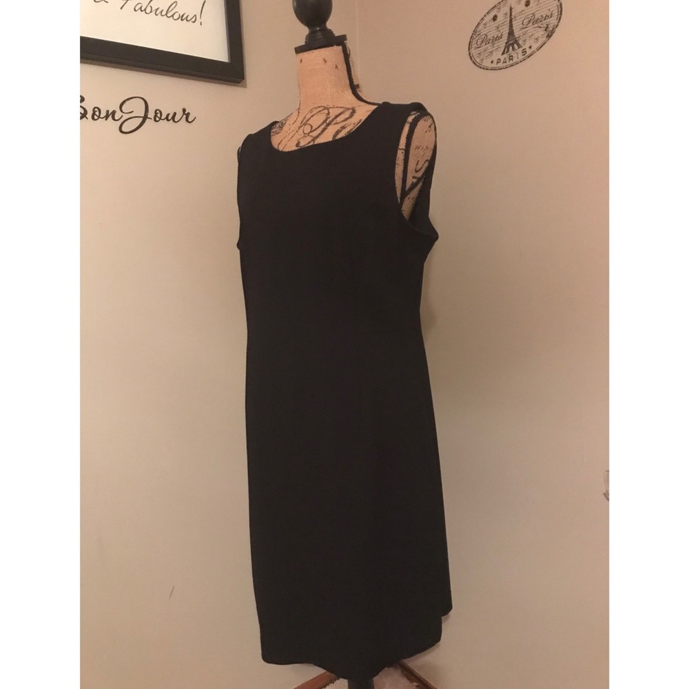 Chico’s black sleeveless dress size 2 (L)